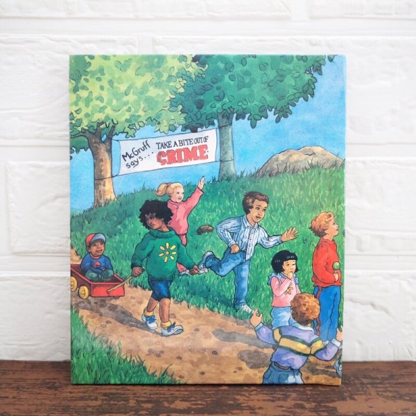 画像2: 洋書 絵本 / McGruff & Me (2)