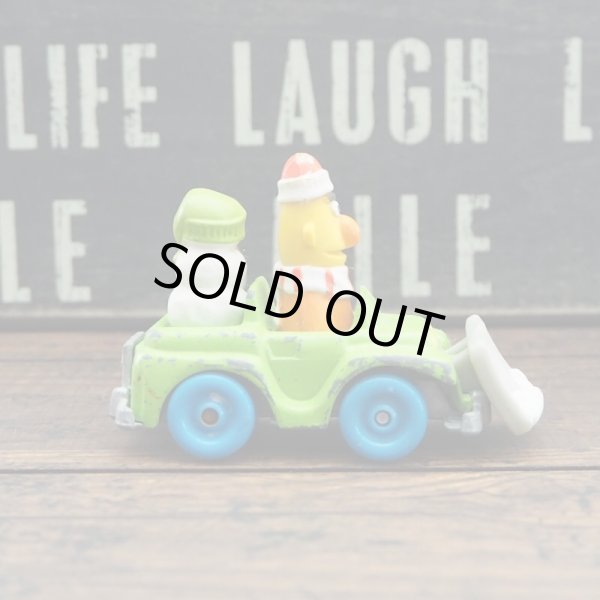 画像4: Sesame Street バート ダイキャストカー (4)