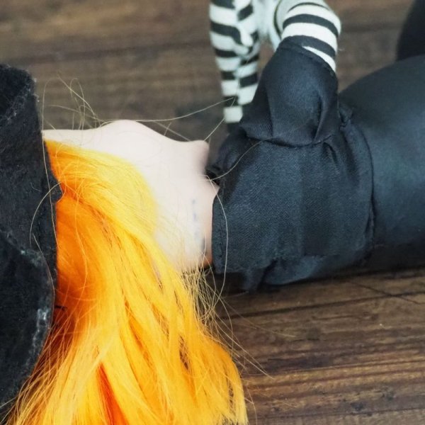 画像9: The Switch Witch Doll (9)