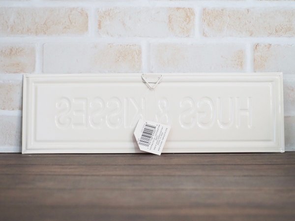 画像2: HUGS & KISSES 看板 (2)