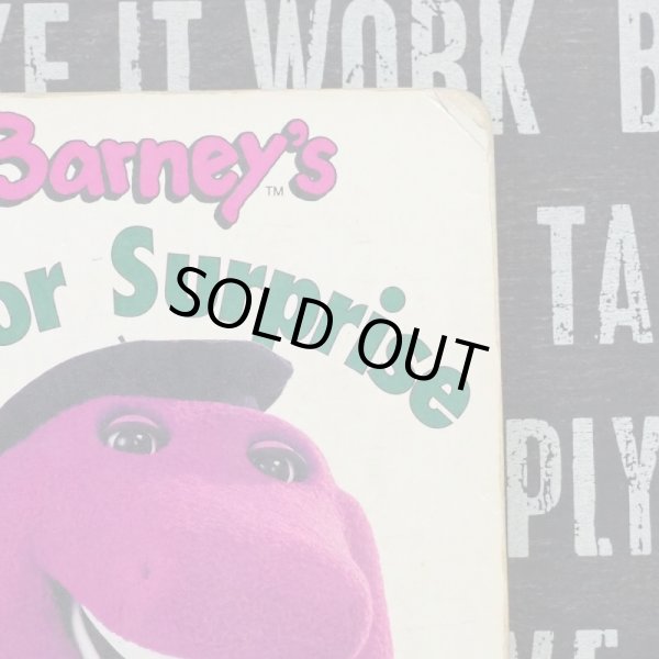 画像2: Barney’s Color Surprise 洋書 (2)