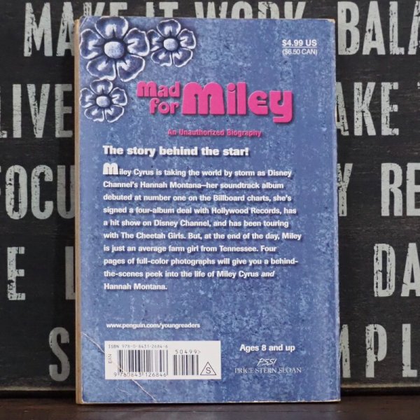 画像2: Mad for Miley 洋書 (2)