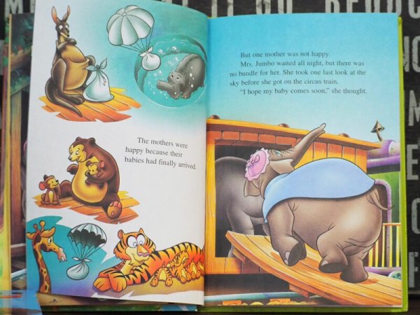 画像3: ダンボ 洋書 (3)