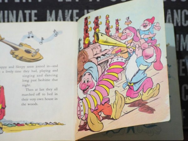 画像5: Seven Dwarfs Find a House (5)