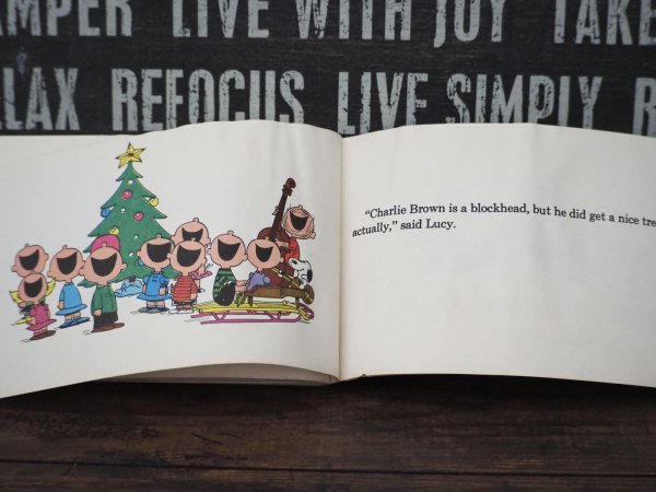 画像5: A Charlie Brown Christmas 洋書 (5)