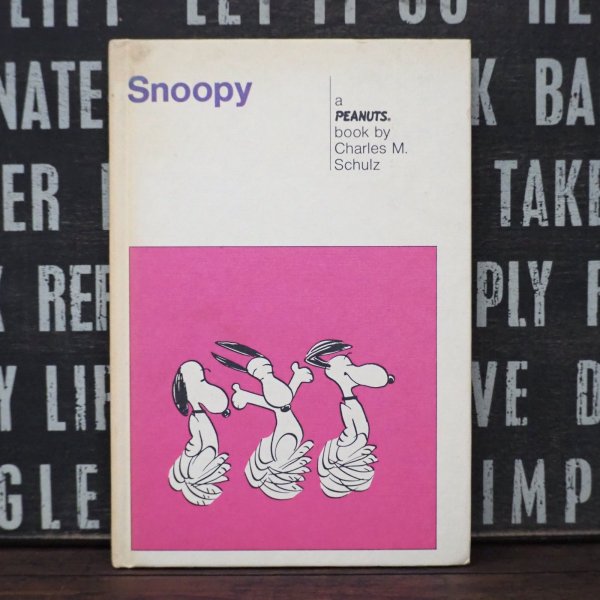 画像1: Snoopy ハードカバー 洋書 (1)