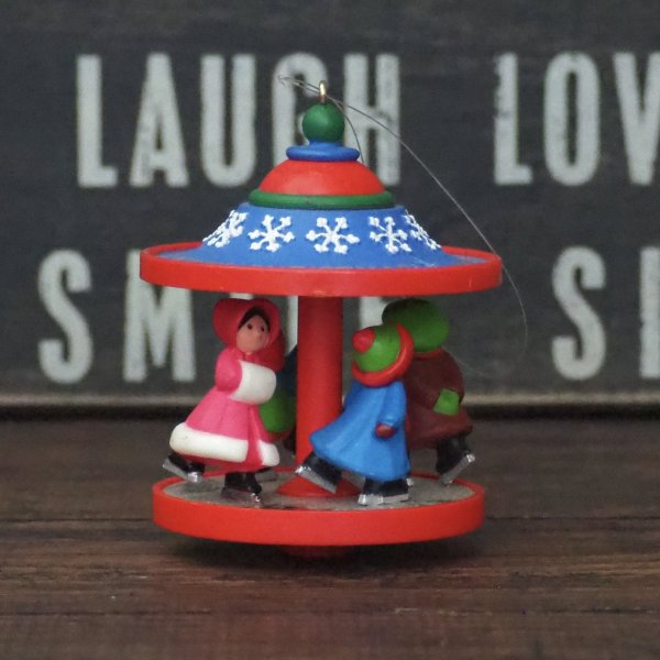 画像2: Skater’s Carousel クリスマス オーナメント (2)