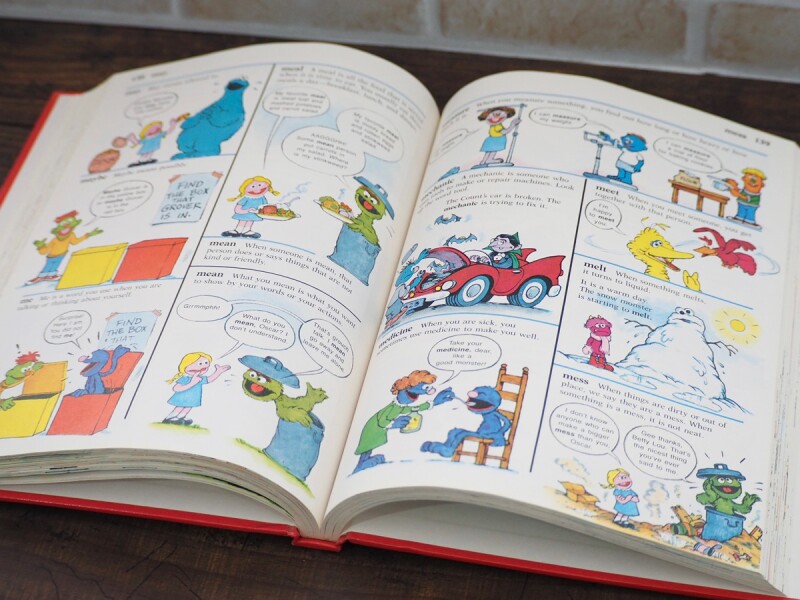 The Sesame Street Dictionary 辞書 - 洋書